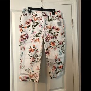Gorgeous floral capris